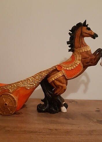 Dekoratif At Arabalı Şaraplık 