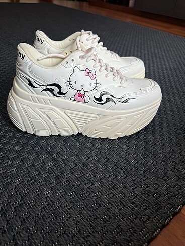 Bershka Hello Kitty Ayakkabı