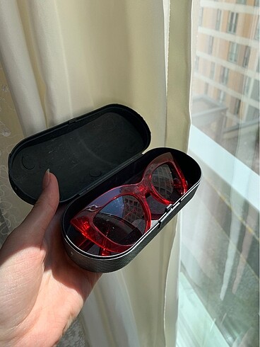 Güneş gözlüğü yeşil ve kırmızı - Görsel 3