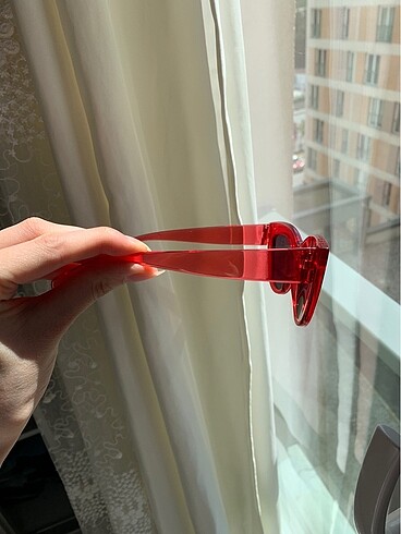 Güneş gözlüğü yeşil ve kırmızı - Görsel 2