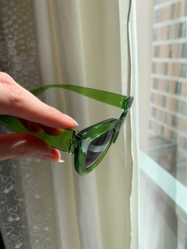 Güneş gözlüğü yeşil ve kırmızı - Görsel 5