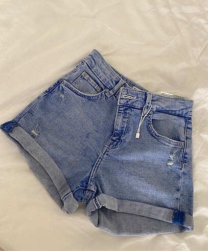 34 Beden Bershka şort