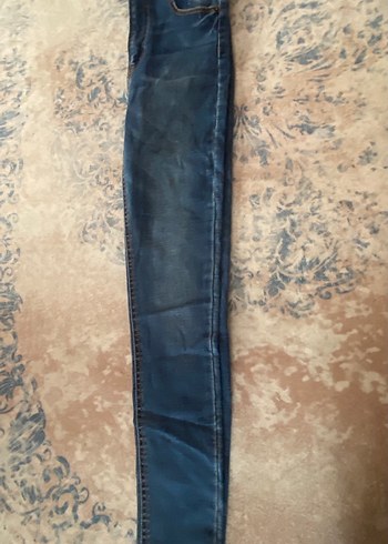 26 Beden mavi Renk Pull Bear marka,iki adet hiç giyilmemiş jean. 36/26 beden