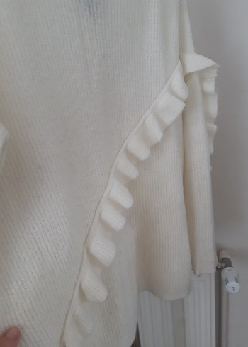 Beyaz Fırfırlı Kadın Triko Kazak - Görsel 4