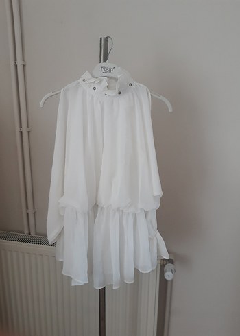 Beyaz, Fırfırlı, Yüksek Yakalı Rahat Bluz - Görsel 4