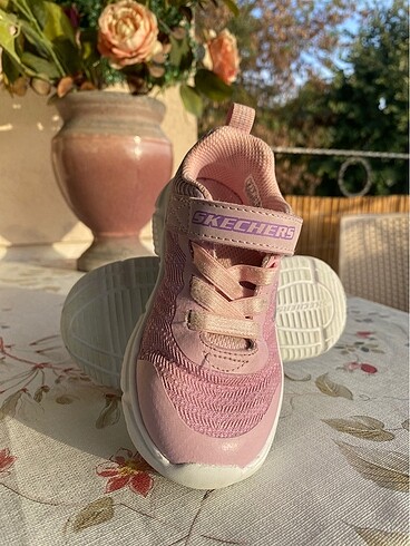 24 Beden Skechers ayakkabı