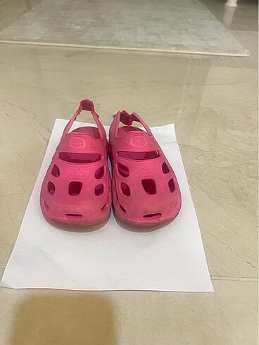 Adidas kız çocuk sandalet