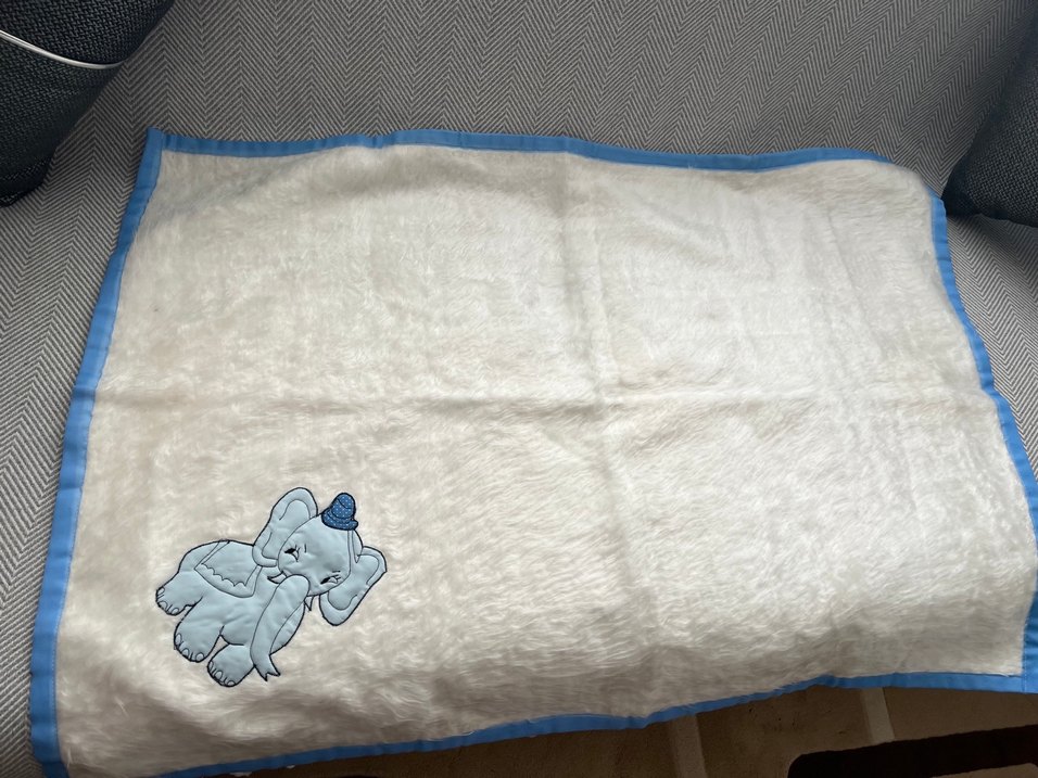 Gri Fil Figürlü Battaniye - Görsel 2