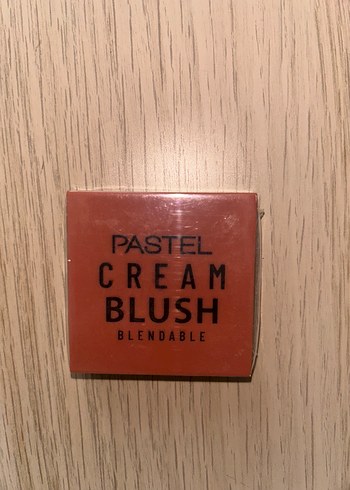 Pastel Krem Allık - Bej Tonlarında