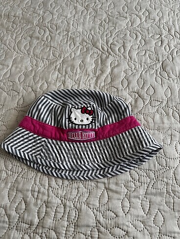 Hello Kitty şapka