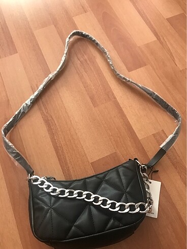Stradivarius çanta kullanılmadı etiketli