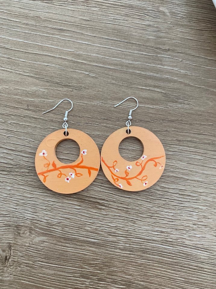 Çiçek Desenli Mini Bej Bohem Küpe - Görsel 2