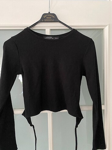 Arkası acık crop bluz