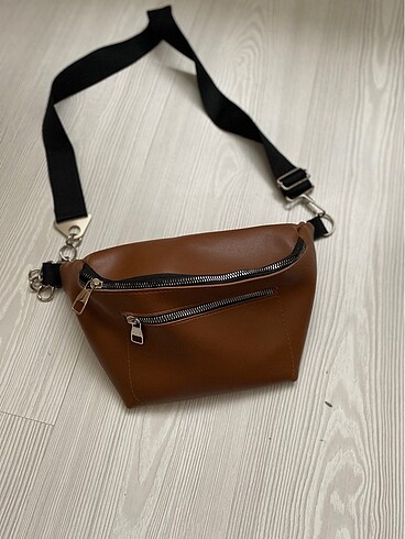 Stradivarius Bel çantası