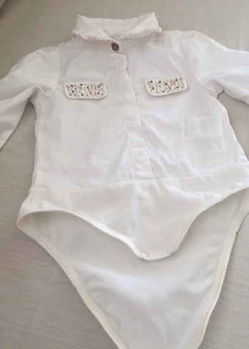 9 Ay Beden Uzun Kollu, Düğmeli Beyaz Bebek Body