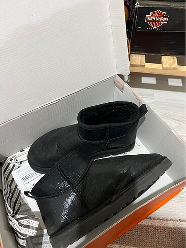 Ugg Ugg bot