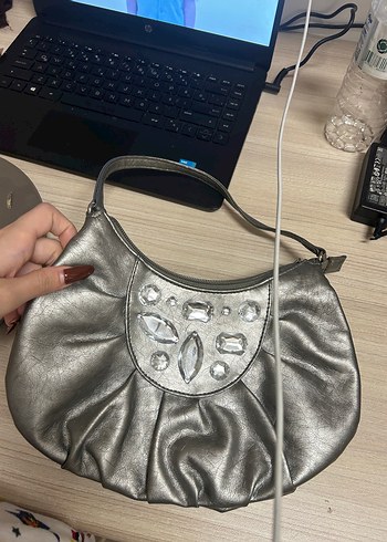 Gri Deri Tokalı Kadın Çanta