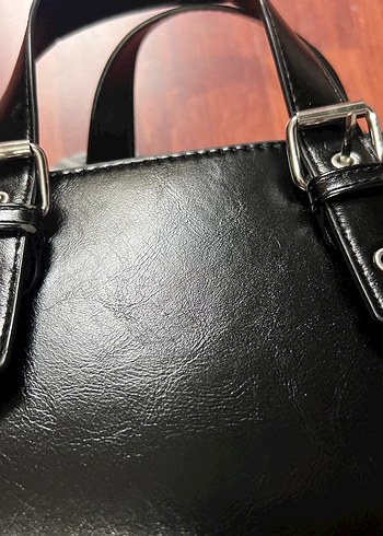  Beden siyah Renk Bershka Kol çantası