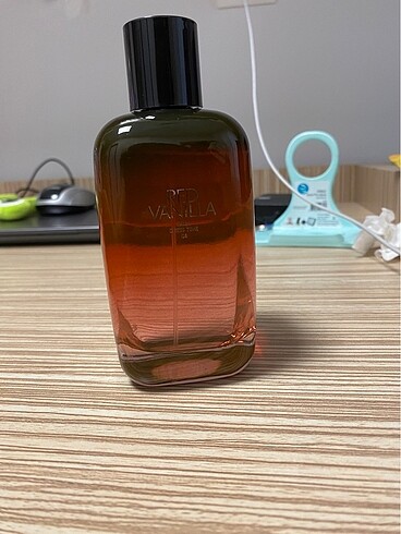 Zara red vanilla