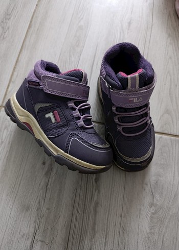 Fila marka kız çocuk bot