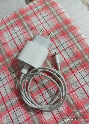 Apple şarj aleti orjinal