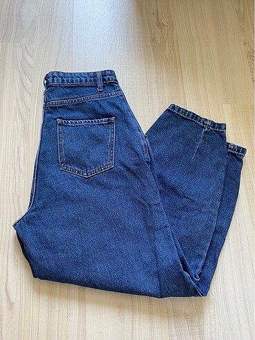 mom jean
