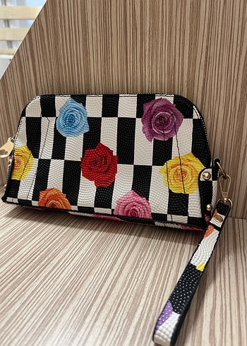Zara Çiçekli Kadın Çantası