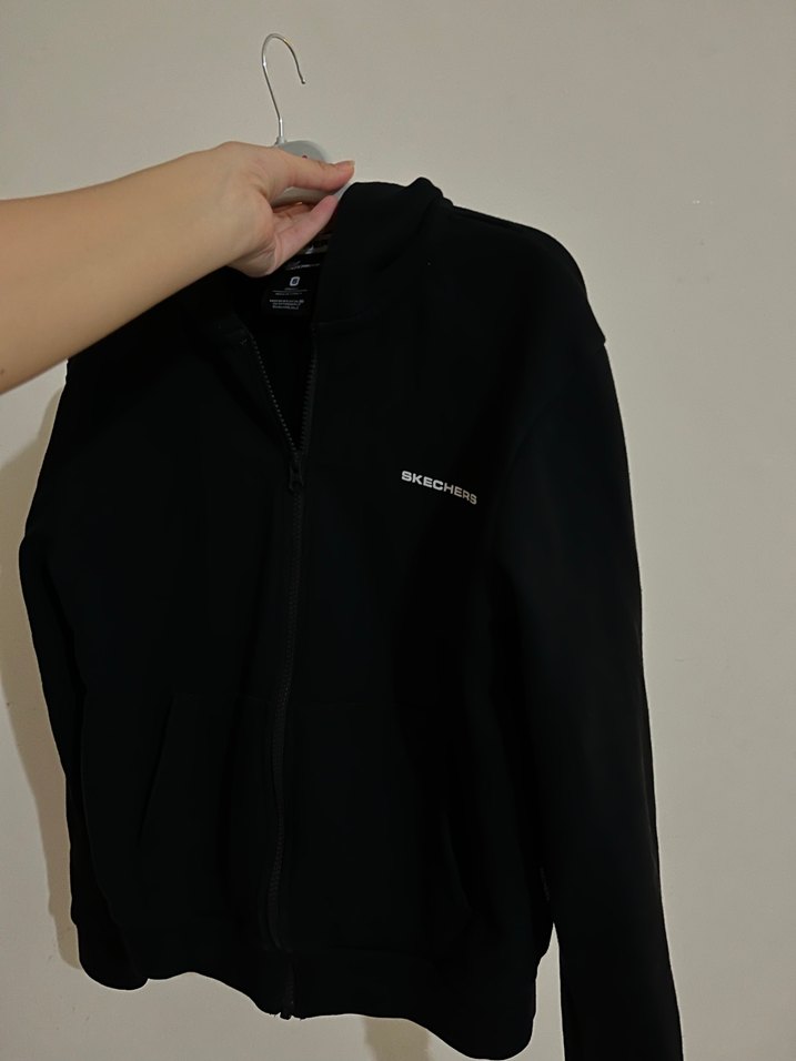 Skechers Siyah Kapüşonlu Fermuarlı Kadın Ceket - Görsel 4
