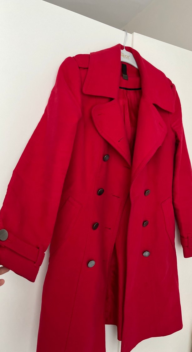 Kırmızı Kaban - Görsel 4