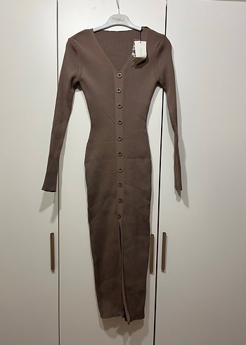 Düğmeli V Yaka Uzun vizon Elbise - Görsel 2