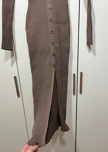 Düğmeli V Yaka Uzun vizon Elbise - Görsel 3