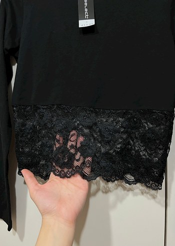 Siyah Dantel Detaylı Uzun Kollu  Bluz - Görsel 2