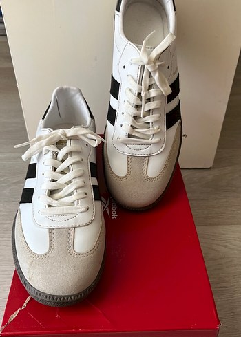 Adidas sneaker
