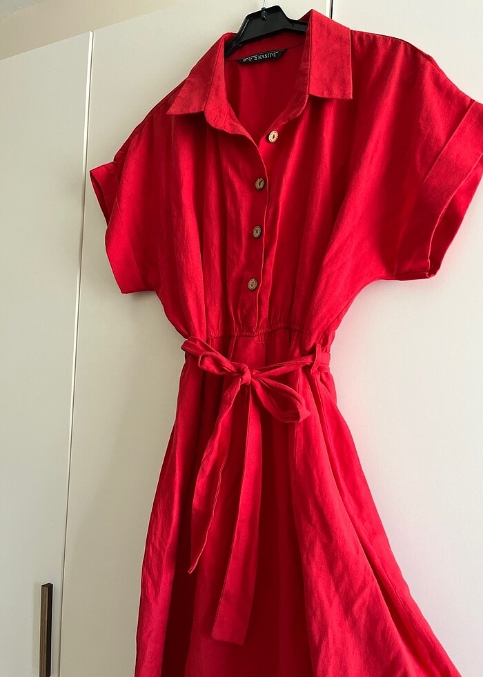 kırmızı elbise - Görsel 4