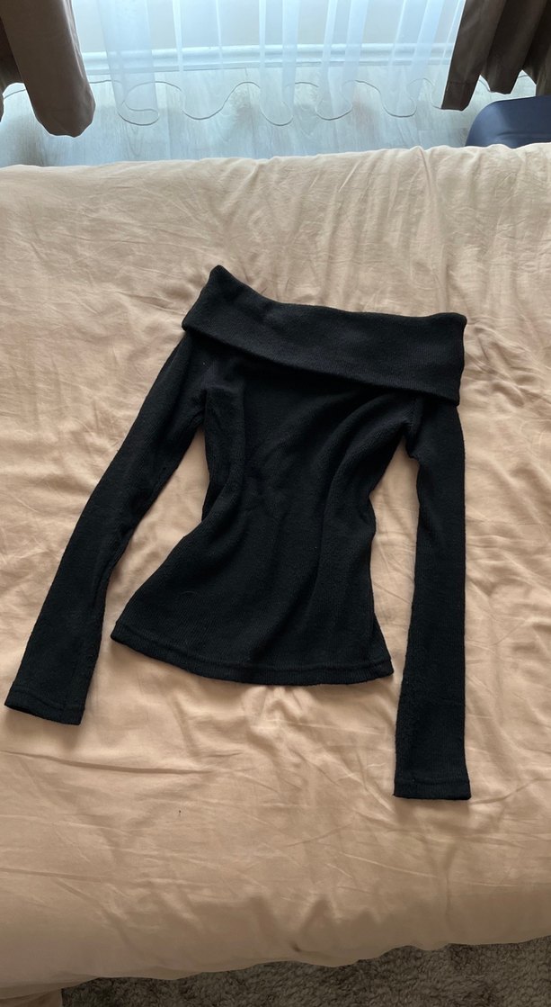 Siyah kayık yaka bluz - Görsel 2