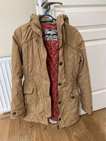Bershka mont m-l beden
