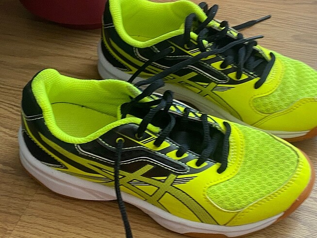 Asics Asics çok temiz 32,5 numara