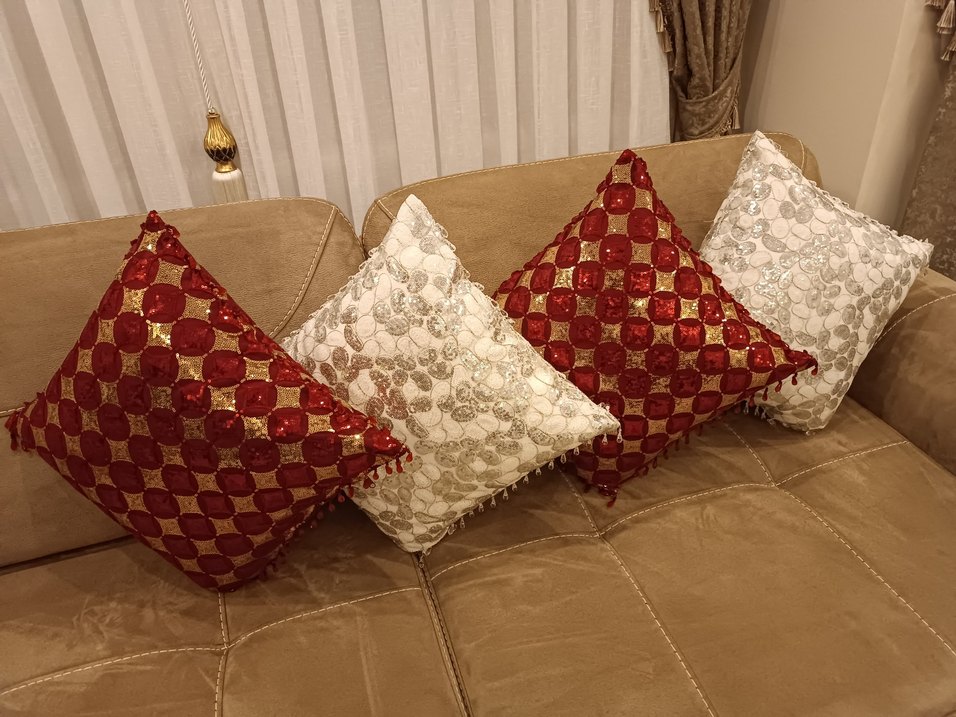 Kırmızı ve Gri El işi Boncuk İşlemeli Kirlent Kilifi - Görsel 5