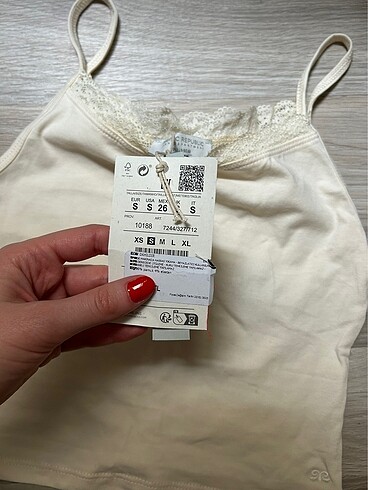 s Beden sarı Renk Askılı, açık sarı renginde, dantelli, PullandBear