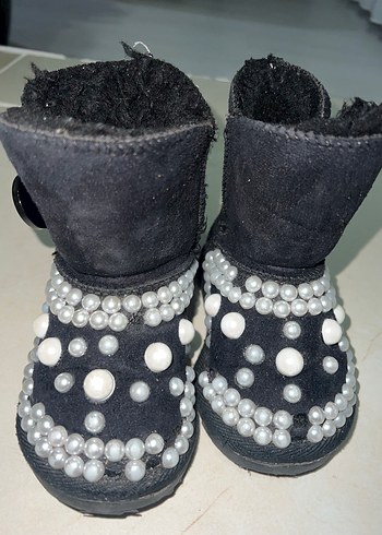 Ugg İnci İşlemeli Siyah Kız Botu