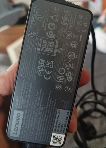 Lenovo Siyah Dizüstü Şarj Adaptörü - Görsel 3