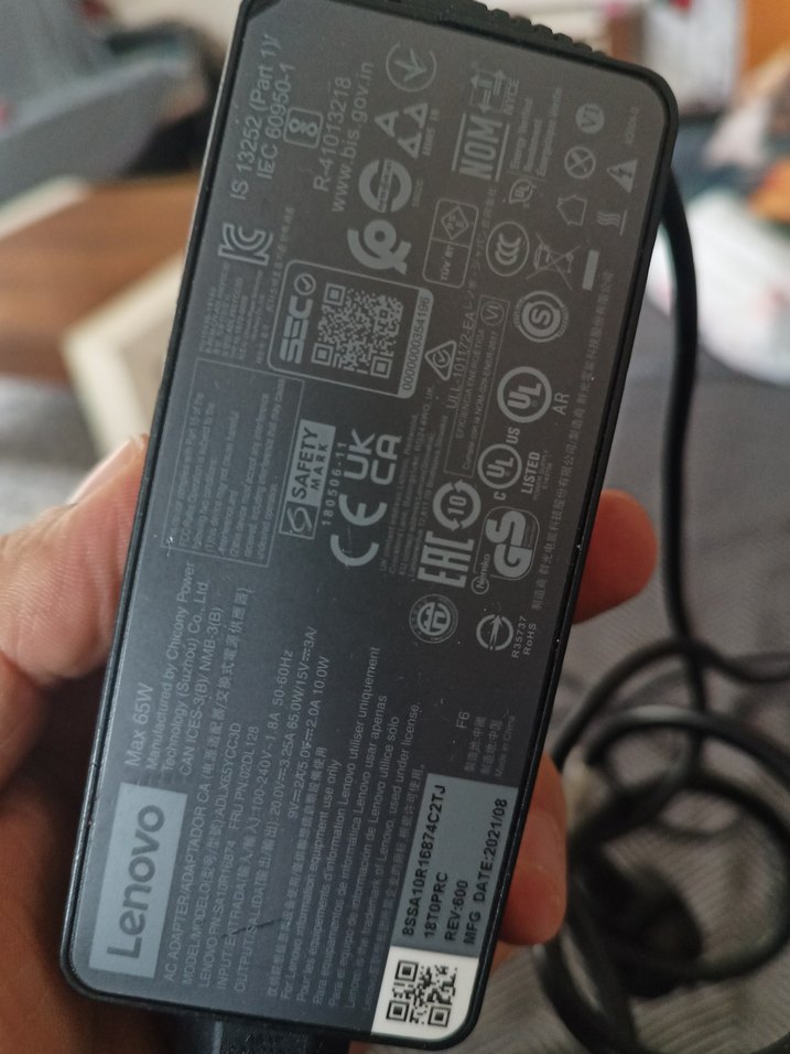 Lenovo Siyah Dizüstü Şarj Adaptörü - Görsel 3