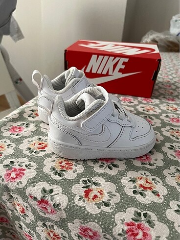 19 Beden beyaz Renk Nike bebek sneaker