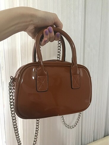Stradivarius parlak çanta