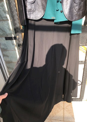 Drapeli Siyah Deri ceket gömlek ve etek - Görsel 5