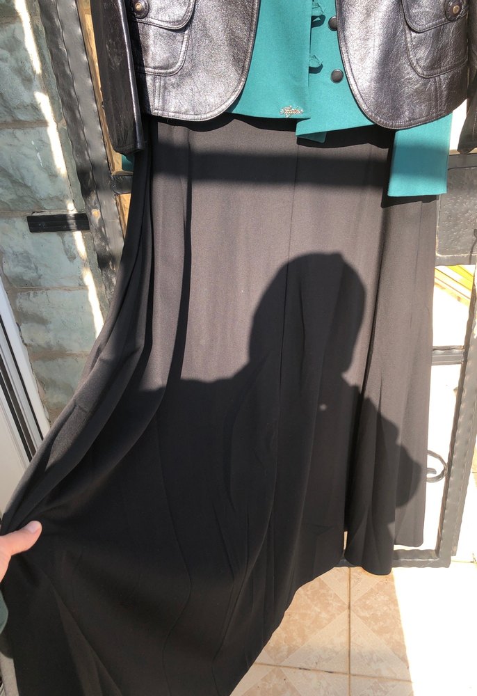 Drapeli Siyah Deri ceket gömlek ve etek - Görsel 5