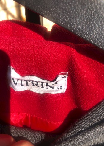 Kırmızı Kemerli Kadın Kaban - Görsel 3