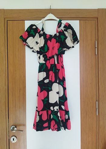 Çiçekli Yazlık Askılı Beli Lastikli Elbise