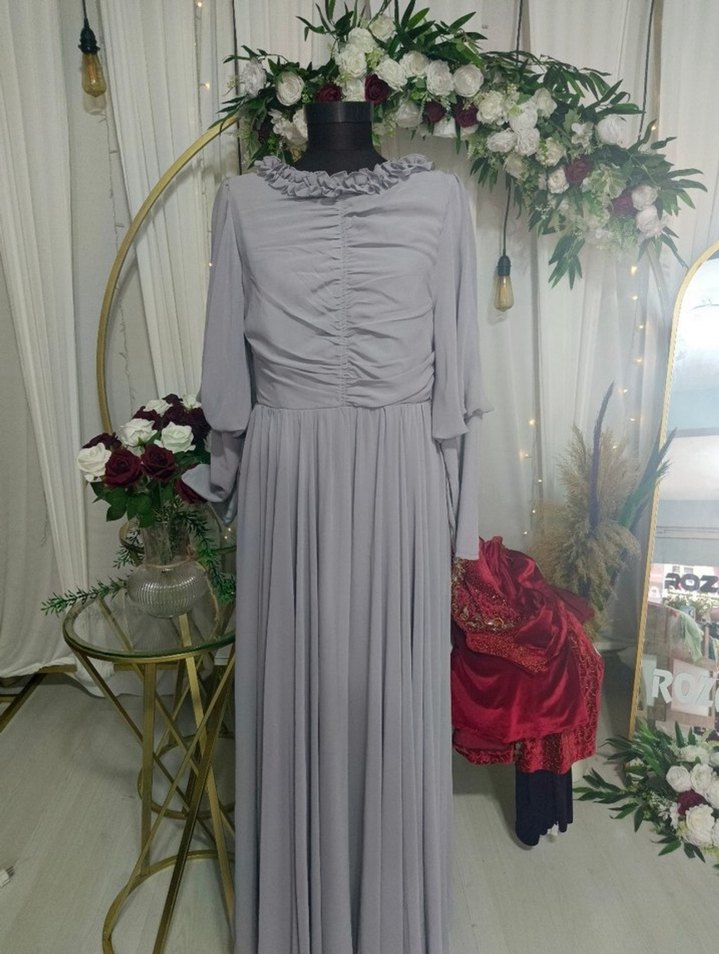 Gri Yakası Fırfırlı Uzun Abiye Elbise - Görsel 2