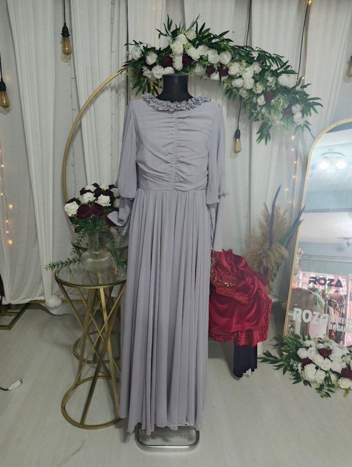 Gri Yakası Fırfırlı Uzun Abiye Elbise - Görsel 3